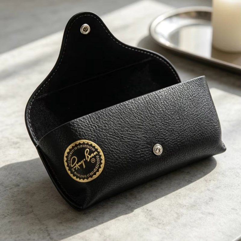 Ray-Ban Sonnenbrillenetui aus  – Travel Accessories Gifts For Men Bewertung und Preis